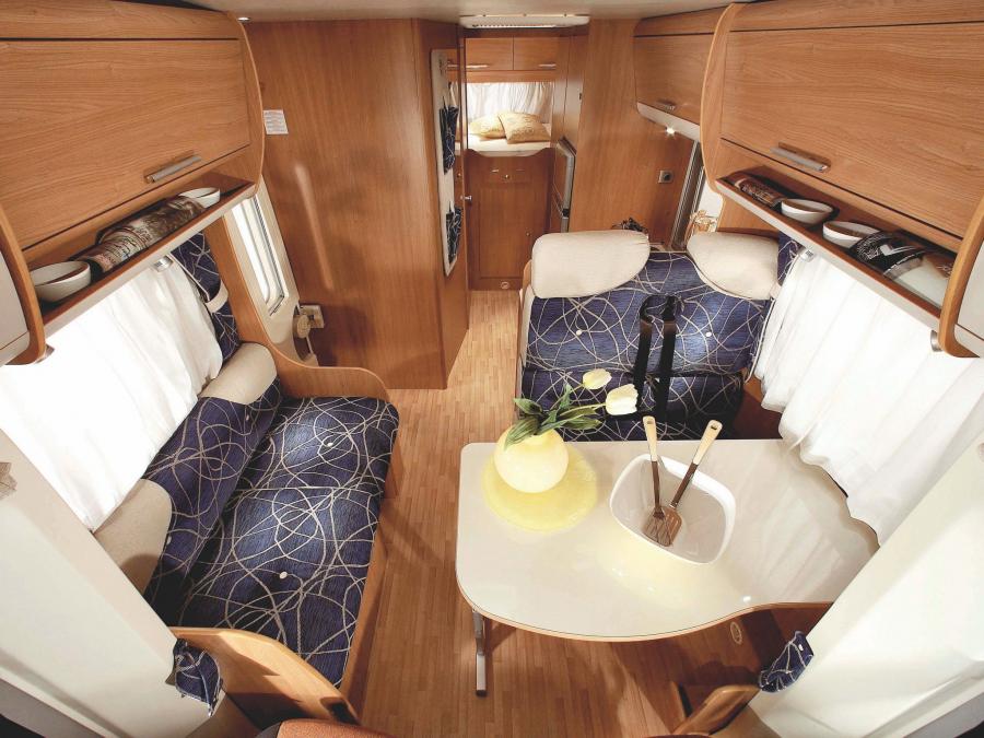 Интерьер Rimor Europeo 8 2009 года  (фото 2 из 6)